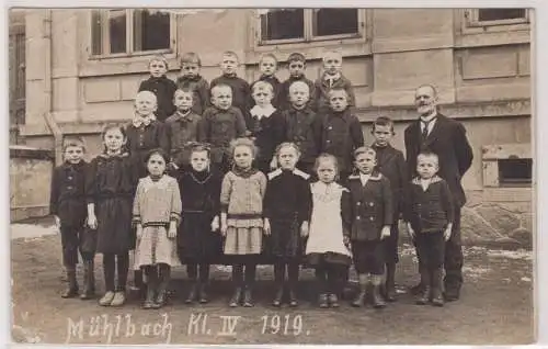 11056 Foto Ak Mühlbach Klassenfoto 4. Klasse 1919