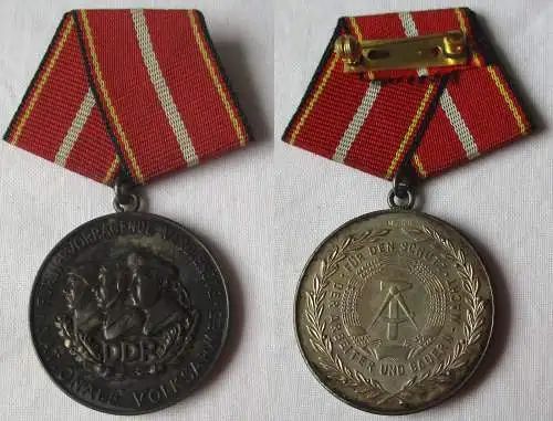 DDR Verdienstmedaille NVA Nationale Volksarmee Silber MUSTER Bartel 146 (157512)
