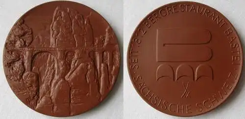 DDR Porzellan Medaille Bergrestaurant Bastei seit 1812 Sächs. Schweiz (164465)