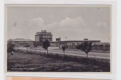 905693 AK Chemnitz - Flughafen, Straßenansicht mit Feldpartie 1932