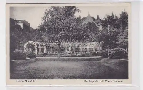 58530 Ak Berlin-Neukölln - Reuterplatz mit Reuterbrunnen 1930