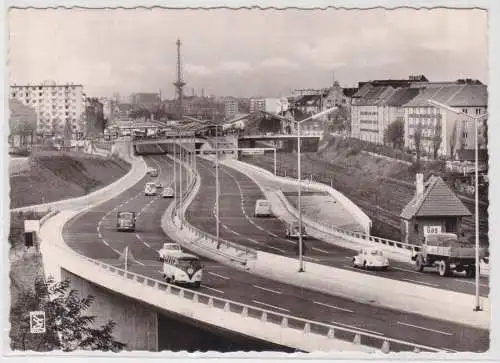 905464 AK Berlin - Stadt-Autobahn mit VW Transporter Bulli und Käfer 1966