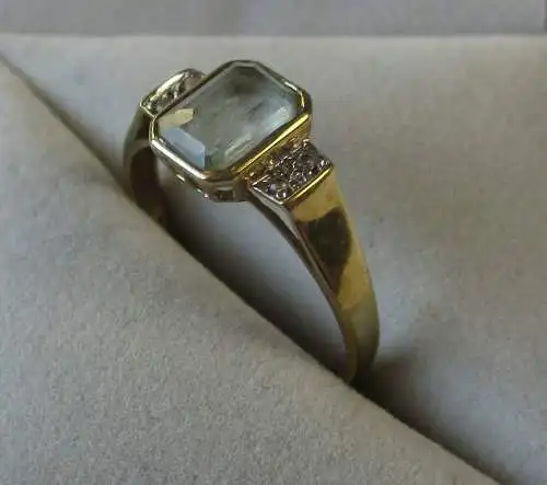 eleganter Damen Ring aus 333er Gold mit hellblauem Saphir Edelstein (117426)