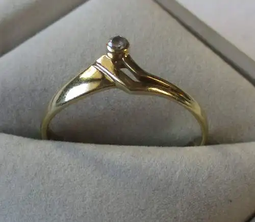 eleganter Damen Ring aus 375er Gold mit farblosem Edelstein (117763)