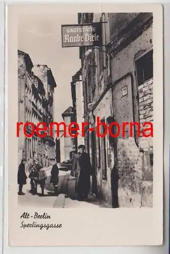 66981 Foto Ak Alt-Berlin Sperlingsgasse Gaststätte Raabe-Diele 1951