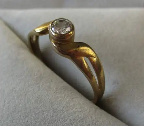 eleganter Damen Ring 333er Gold mit farblosem Edelstein (108627)