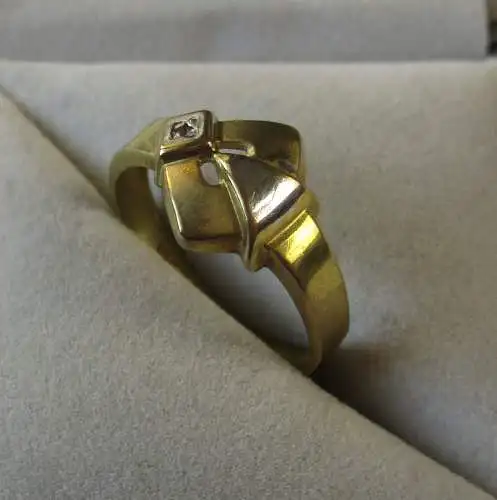 eleganter Damen Ring 333er Gold mit kleinem Diamanten 0,005 Karat (109334)