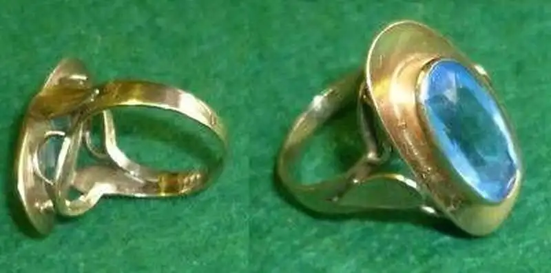 Klassischer Damen Ring 333er Gold mi hellblauem Stein 0