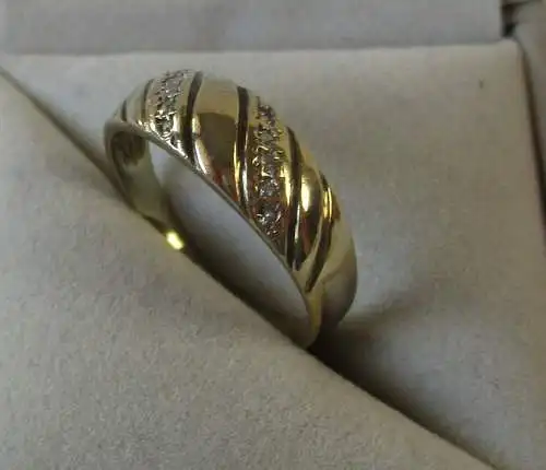 eleganter 333er Gold Damen Ring mit 10 Diamanten (133325)