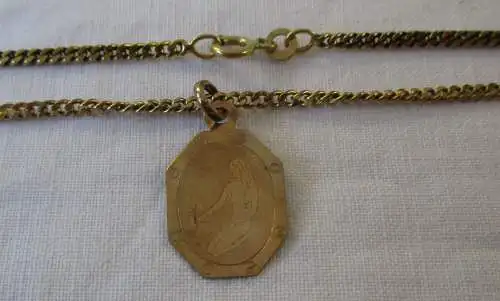charmante 333er Gold Halskette mit Anhänger Aktfigur (125687)