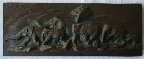 Lauchhammer Plakette Relief Fliehende Elefanten - Bruno Schäfer (100600)