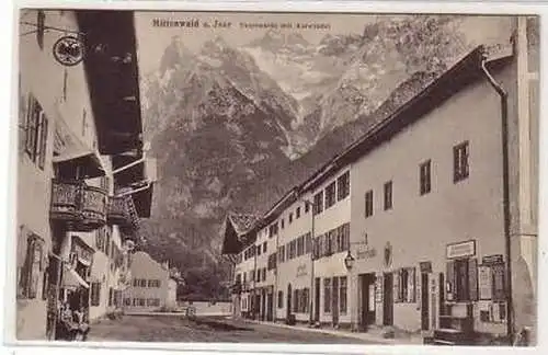 40885 Ak Mittenwald Untermarkt mit Karwendel um 1914