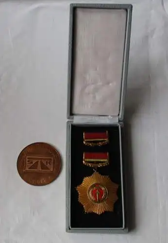 seltener DDR Vaterländischer Verdienstorden in Gold Bartel 3 e im Etui (109973)