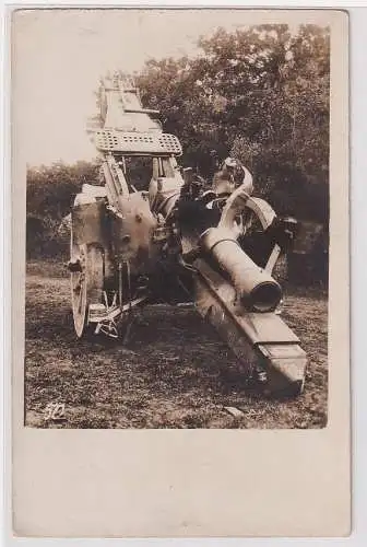 80141 Foto Ak Militär zerstörtes Geschütz Kanone Flak um 1915