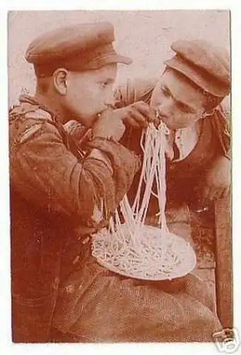 04458 Ak sizilianische Typen beim Spagetti Essen 1903