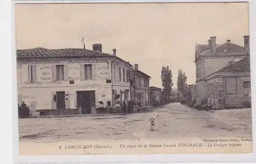 74671 AK Laruscade (Gironde) - Ecke des Hauses Fermín Firchaud Schulgruppe
