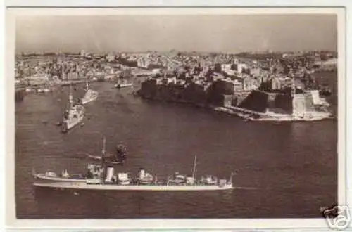08434 Ak Kriegsschiffe vor Malta um 1940