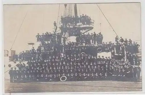 46965 Foto Ak S.M.S. Danzig mit Besatzung um 1915