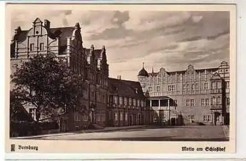 41572 Ak Bernburg Motiv am Schloßhof 1949