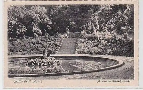 62501 Ak Ballenstadt (Harz) Partie im Schloßpark um 1940