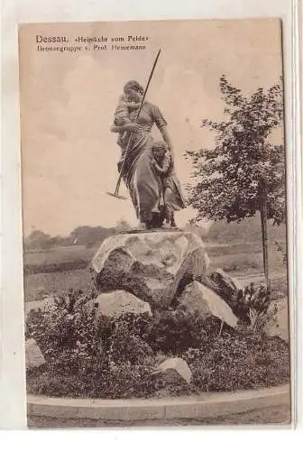 54714 Ak Dessau Bronzegruppe "Heimkehr vom Felde" 1921