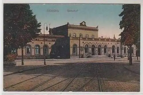 03758 Ak Dessau Bahnhof um 1930