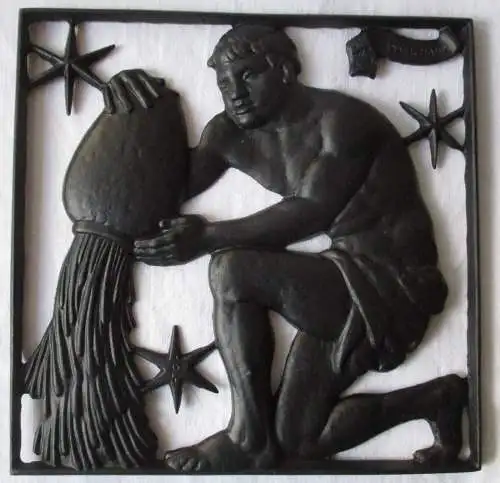 Lauchhammer Eisen Kunstguss Plakette Sternzeichen Wassermann 22.1.-18.2.(102268)