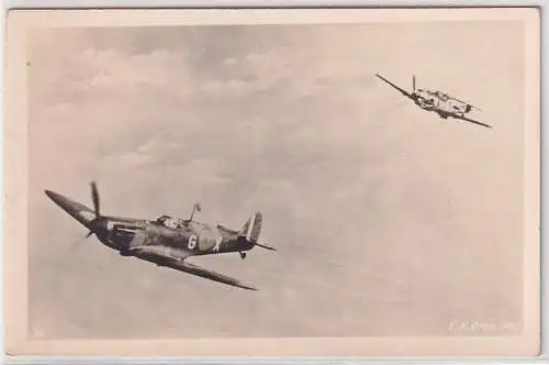 903608 Foto Ak Eine Messerschmitt verfolgt eine Spitfire um 1940