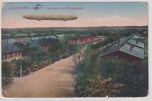 90088 AK Lockstedter Lager - Baracken und Übungsplatz mit Zeppelin 1915