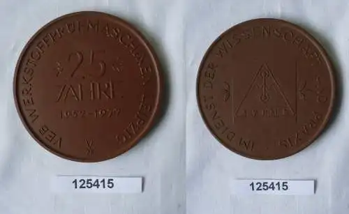 DDR Porzellan Medaille 25 Jahre VEB Werkstoffprüfmaschinen Leipzig 1977 (125415)