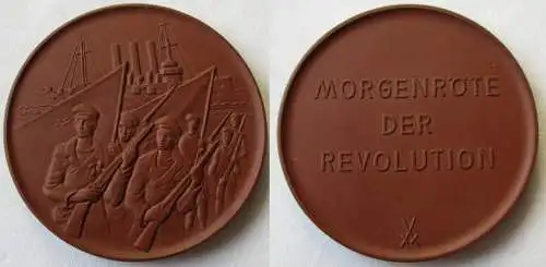 DDR Meissner Porzellan Medaille Morgenröte der Revolution (149712)