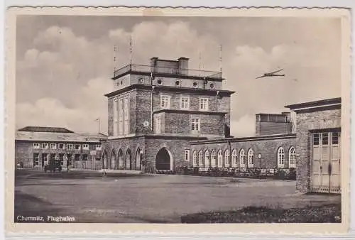 902636 Foto AK Chemnitz - Flughafen mit Flugzeug darüber 1939