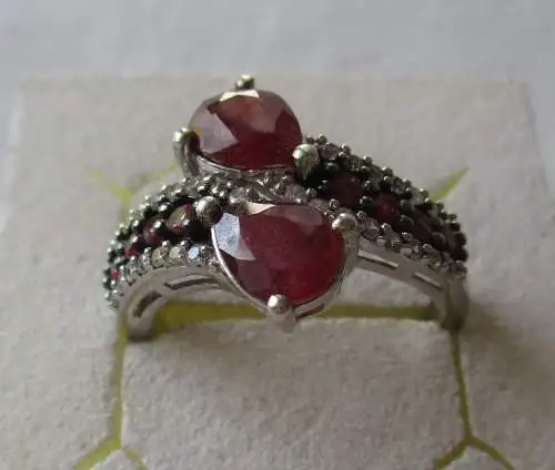 hochwertiger 925er Sterling Silber Ring mit magenta Edelsteinen (110938)