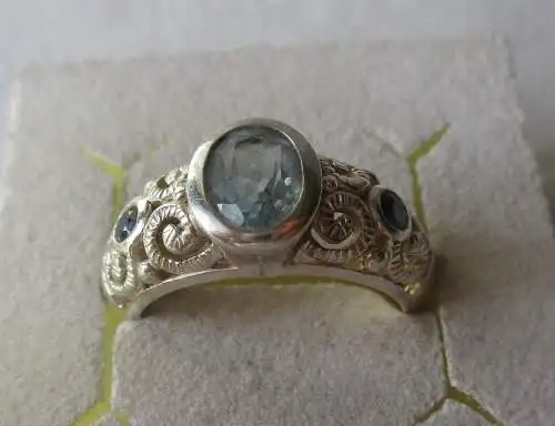 eleganter 925er Sterling Silber Ring mit blauen Edelsteinen (102649)