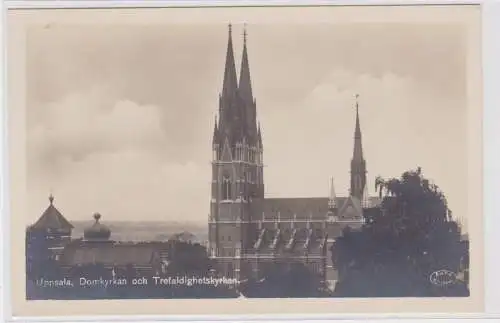 903412 Ak Uppsala Domkyrkan och Trefaldighhetskyrkan um 1930