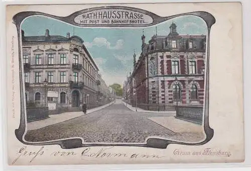 904143 Ak Gruß aus Flensburg Rathausstraße mit Post und Bahnhofshotel 1901