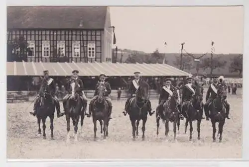 88541 Foto Ak Altenburg S.-A. Gruppe mit 7 Reitern um 1920