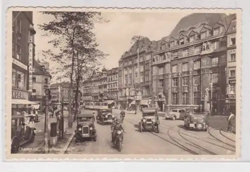 905061 Ak Chemnitz - Johannisplatz, Straßenaicht mit Autos, Bahn, Geschäften