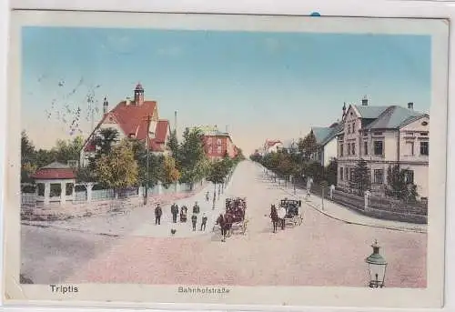 57570 Ak Triptis Bahnhofstrasse mit 2 Pferdekutschen 1909