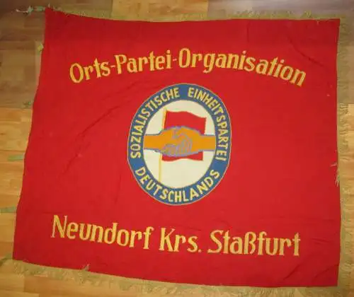 DDR Fahne Flagge SED Orts-Partei-Organisation Neundorf Kreis Staßfurt (100779)