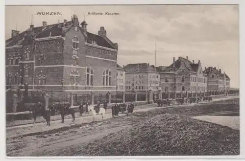99849 Feldpost AK Wurzen - Artillerie-Kaserne davor Aufmarsch des Regiments 1915