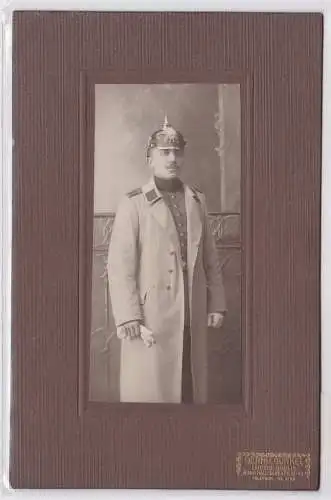 81507 Kabinett Foto Soldat mit Mantel und Pickelhaube Sachsen Leipzig Gohlis