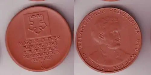 schöne braune DDR Porzellanmedaille Philipp Melanchthon 1983
