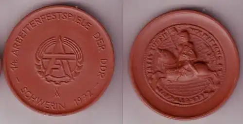 braune Meißner DDR Porzellan Medaille Arbeiterfestspiele Schwerin 1972