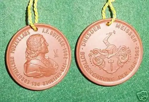 DDR Meißner Porzellan Medaille Böttgerehrung 1982