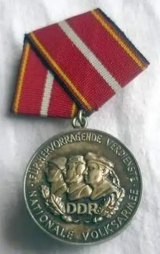 DDR Verdienstmedaille Nationalen Volksarmee in 900er Silber