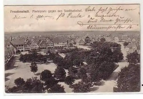 50326 Ak Freudenstadt Marktplatz gegen den Stadtbahnhof um 1910