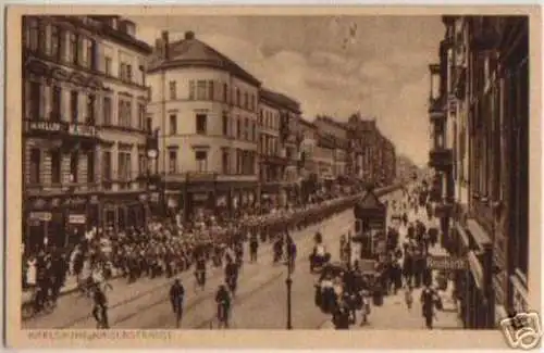 138900 Ak Karlsruhe Kaiserstrasse Parade 1921