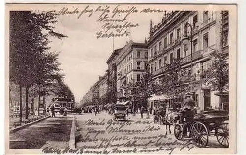 57543 Ak Berlin Unter den Linden mit Victoria Cafe und Verkehr 1911