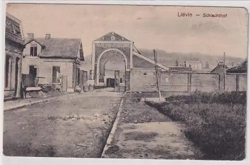 56974 Feldpost AK Liévin - Schlachthof mit Straßenansicht 1917